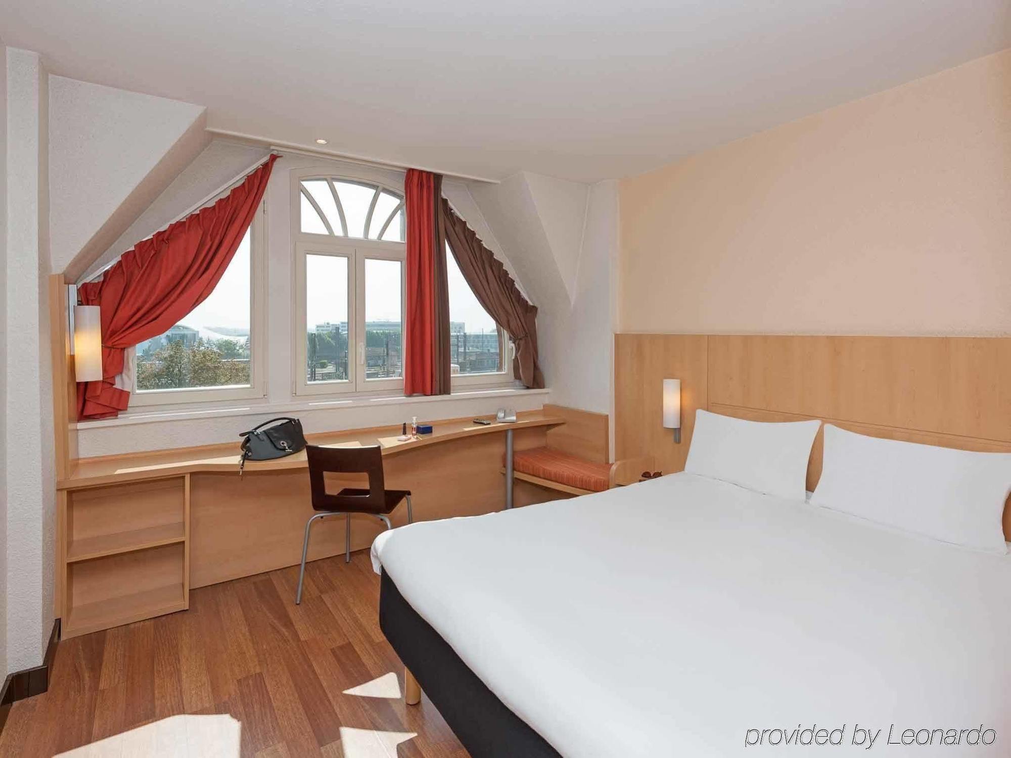 Hotel Ibis Metz Centre Gare Exterior foto